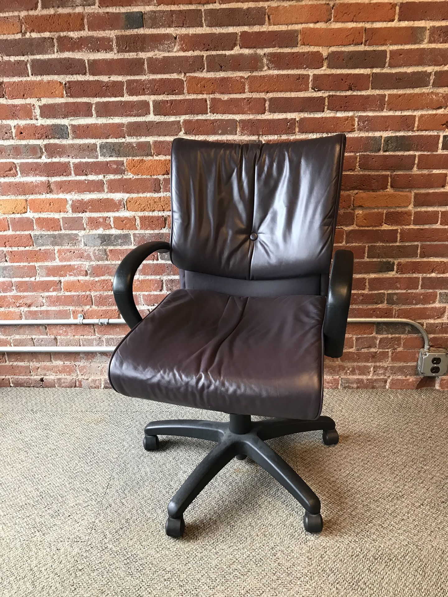 Comfy, adjustable office chair