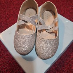 Size 2 Flats For Girls(ised)