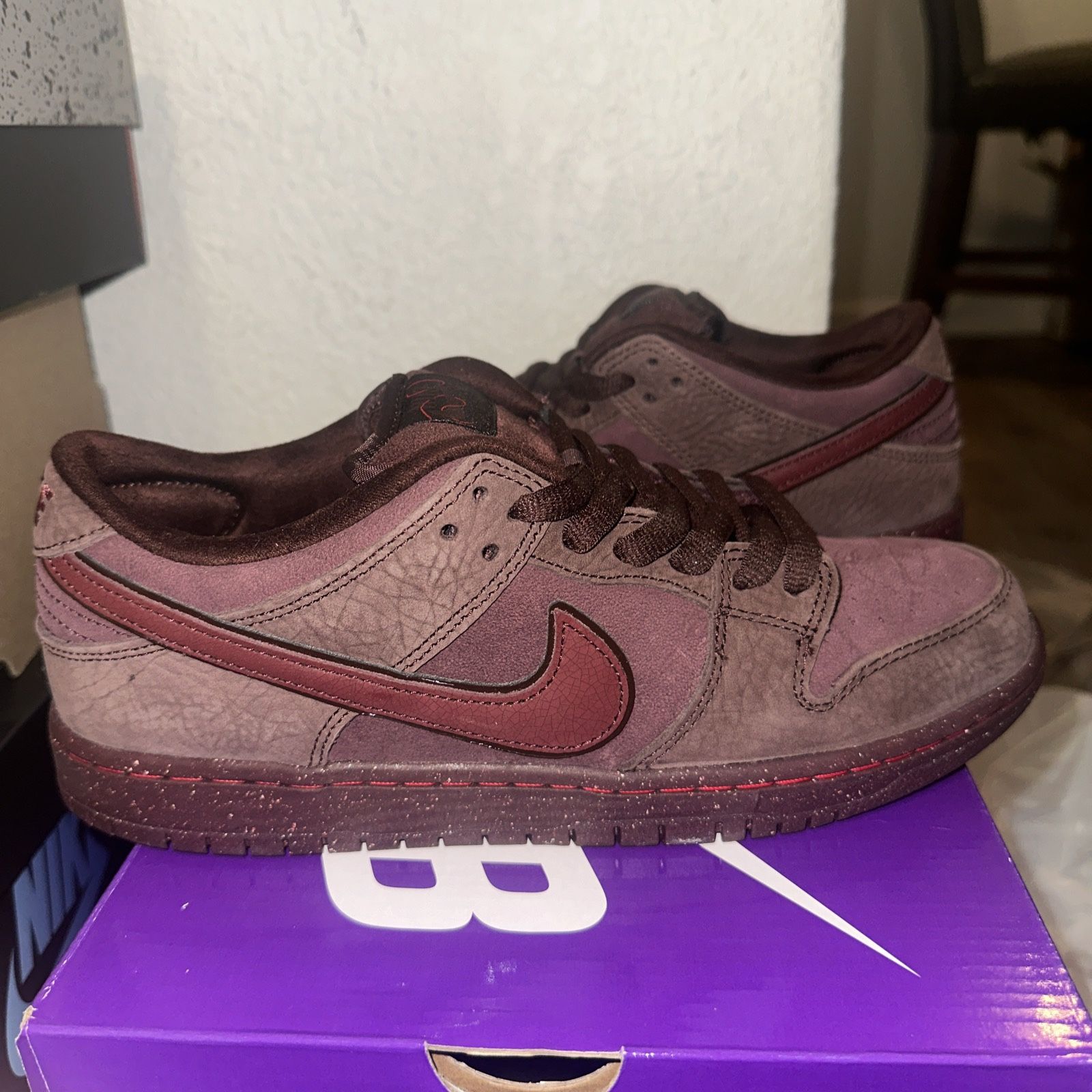 Nike Sb City Of Love Burgundy Crush