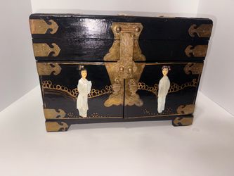 1(contact info removed)s Chinese jewelry chest with raw stones