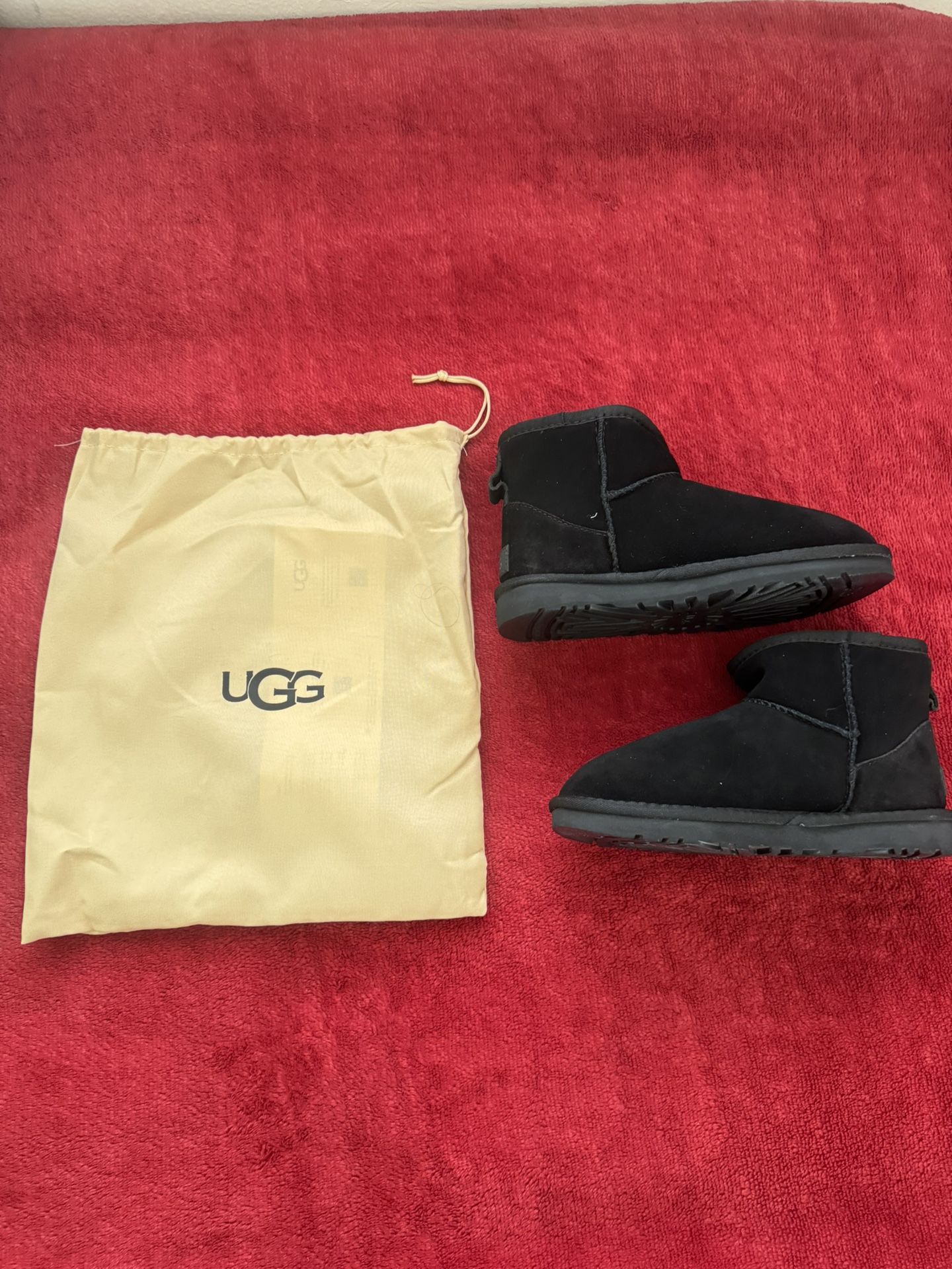 Uggs Low Boots