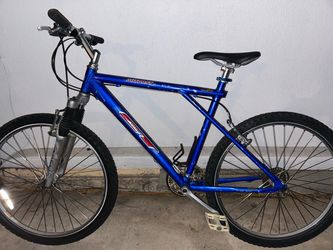 GT Outpost Mountain Bike