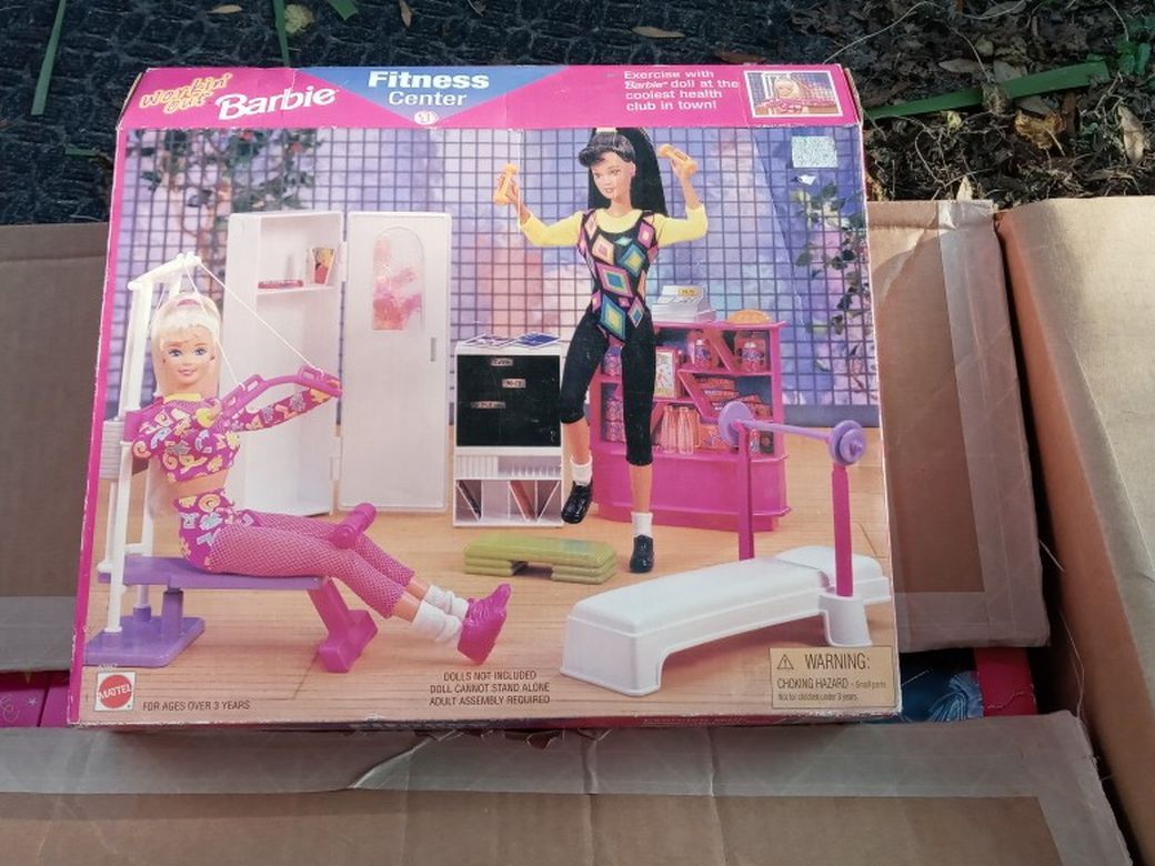 Barbie. Fitness Center With Three Dolls