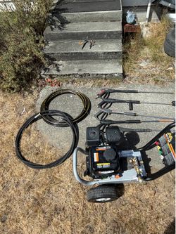 Mi-T-M 2700 PSI Commercial Gas Pressure Washer – Excellent Condition