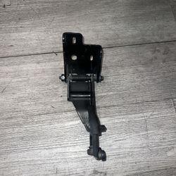 17-25 Chrysler Pacifica Rear Left Side Door Center Roller Hinge OEM