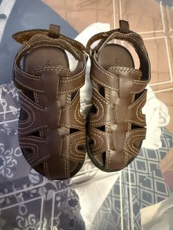 New Carters Sandals $10 Size 7