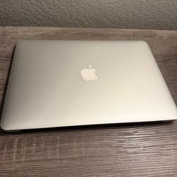 Apple MacBook Air 13” (2015) – Lightweight & Reliable