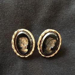 Vintage Glass Cameo Earrings 