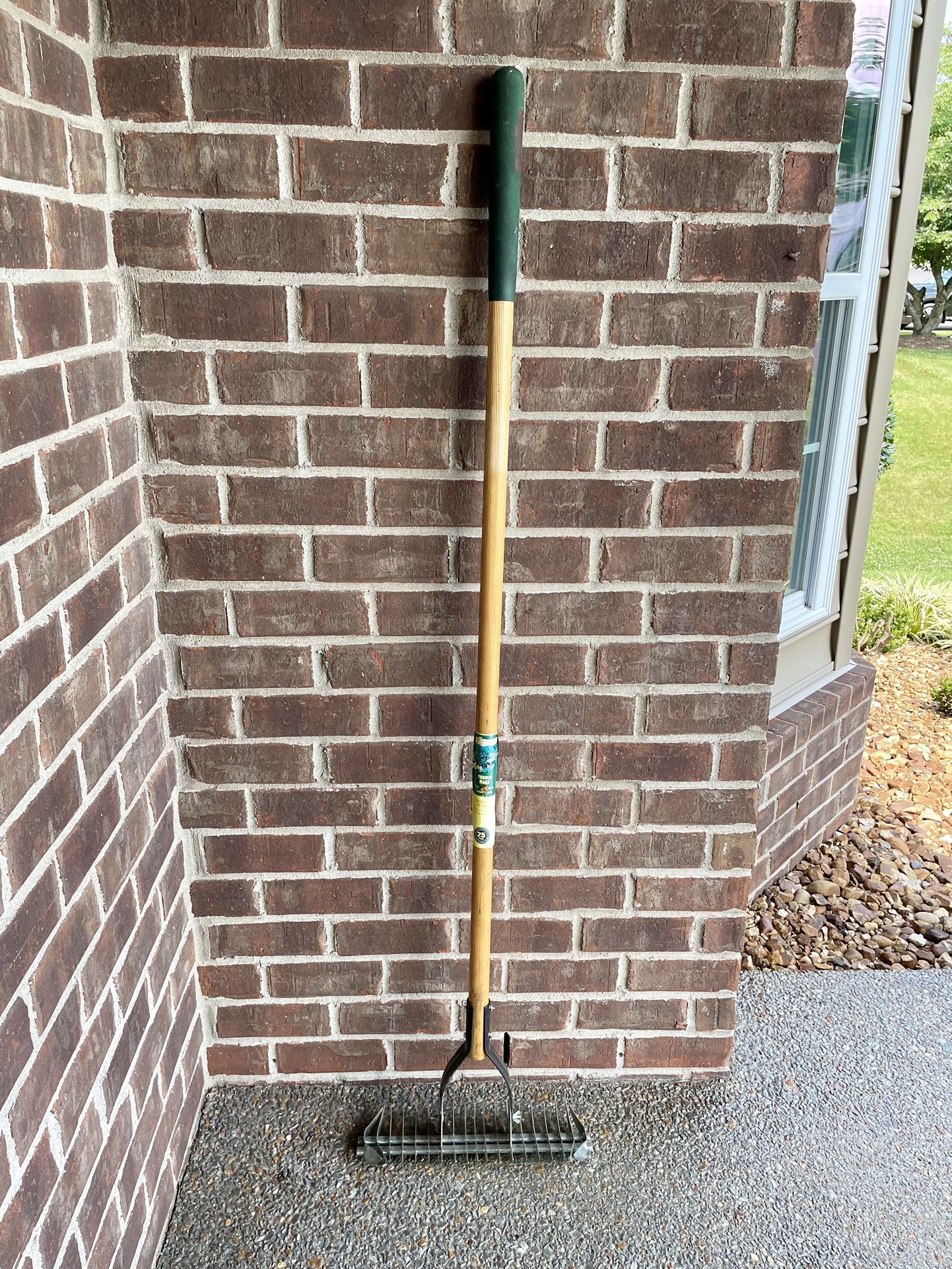 Vigoro 61” Thatch Rake