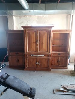 AMOIRE CABINET