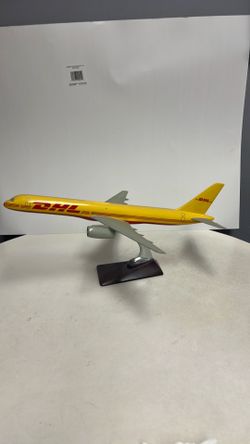 DHL Boeing 757 1/100 scale 18” solid resin travel, agency model models
