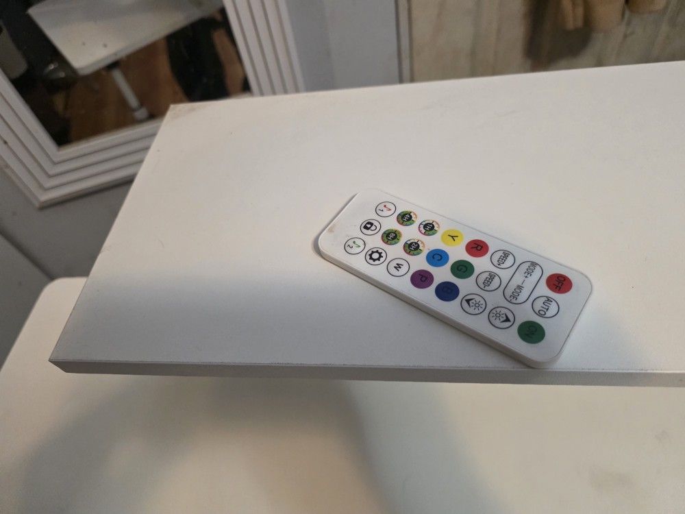 Escritorio con luces LED 40 dólares