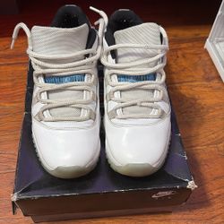 Jordan 11 low Legend blue