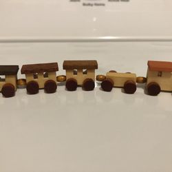 Loquai Holzkunst  Little Wooden Train 