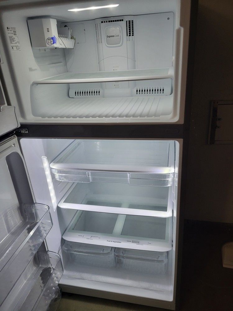 GE Electric Refrigerator/Freezer