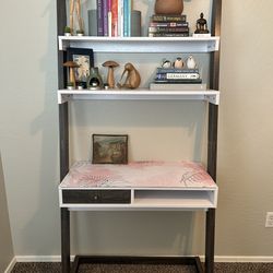 Leaning desk with shelves & office chair