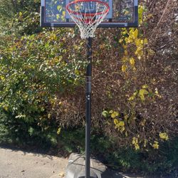 Basketball Hoop- Great Condition