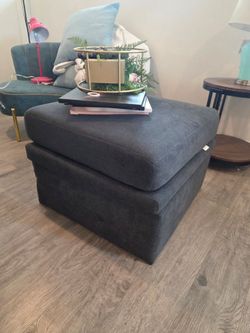 Free ottoman 2463 E Derby Ln Ontario