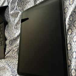 iPad Air 5th Gen 256 Gb Comes With Keyboard Case 
