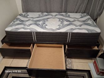 Bedroom set
