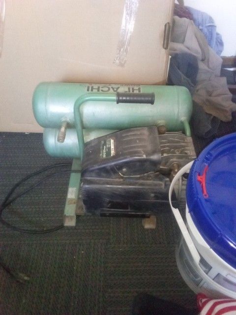 Hitatchi Air Compressor