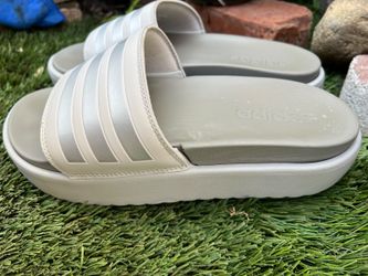 Adidas Adilette Platform size 9 women's