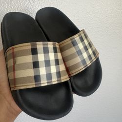 Burberry Kids Slides Size 28