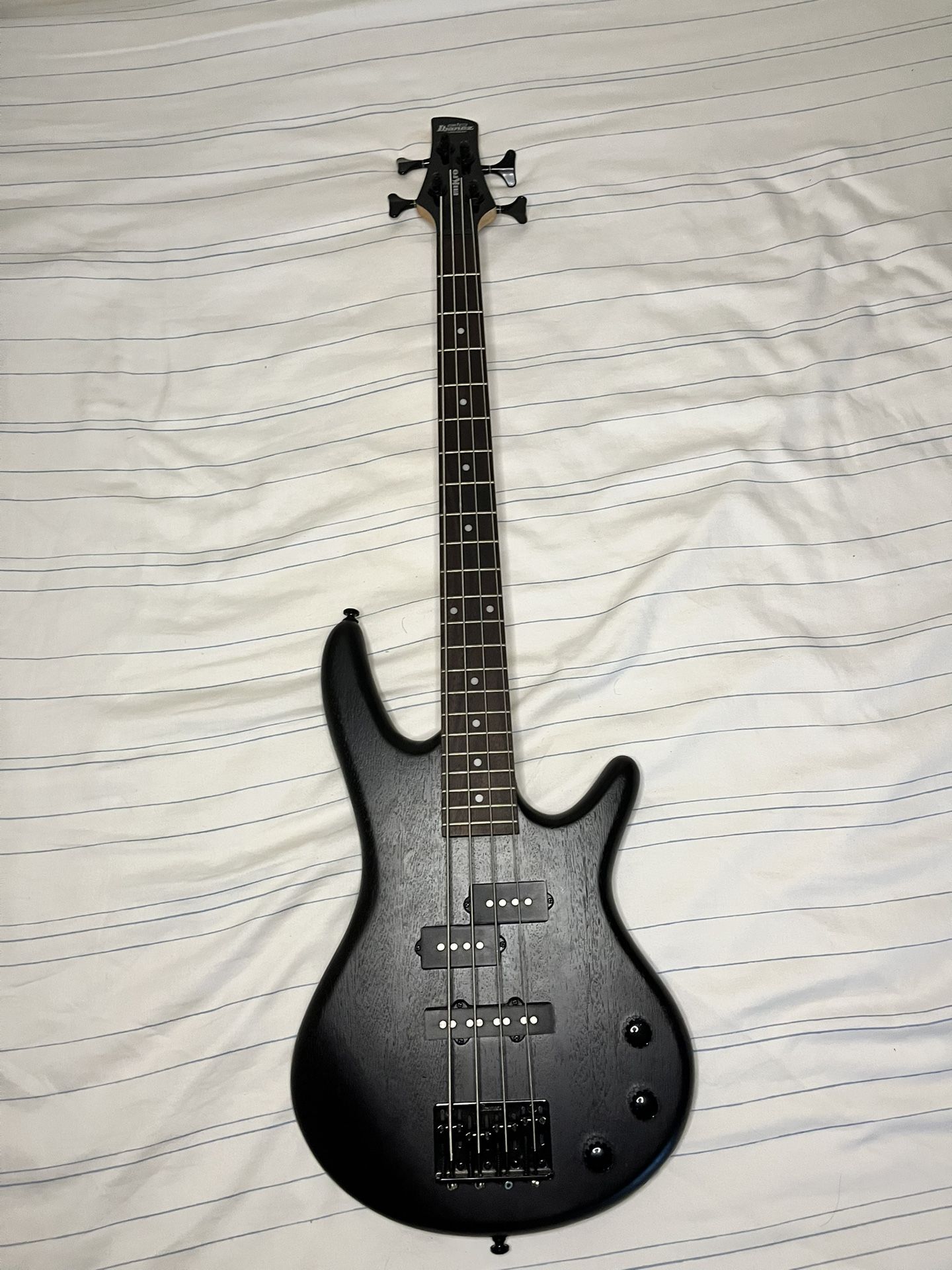Ibanez GSRM20 miKro Short-Scale Black Bass Guitar With Case