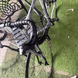 Fuji Road bike 1.0 Carbon