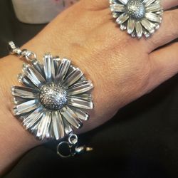 beautiful 925 silver flower ring and bracelet set taxco Mexico