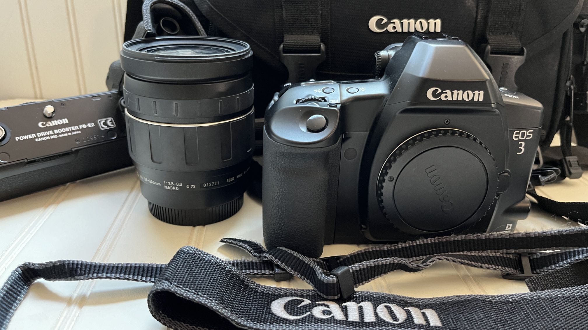 Canon EOS 3 Bundle