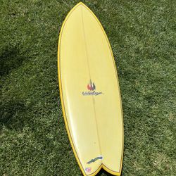 Surfboard 5’7” Fishtail