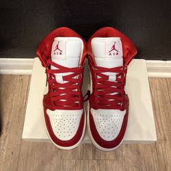 NEW Air Jordan 1 Mid SE Valentine's Day 2025 H9337-106 Women’s Size 7
