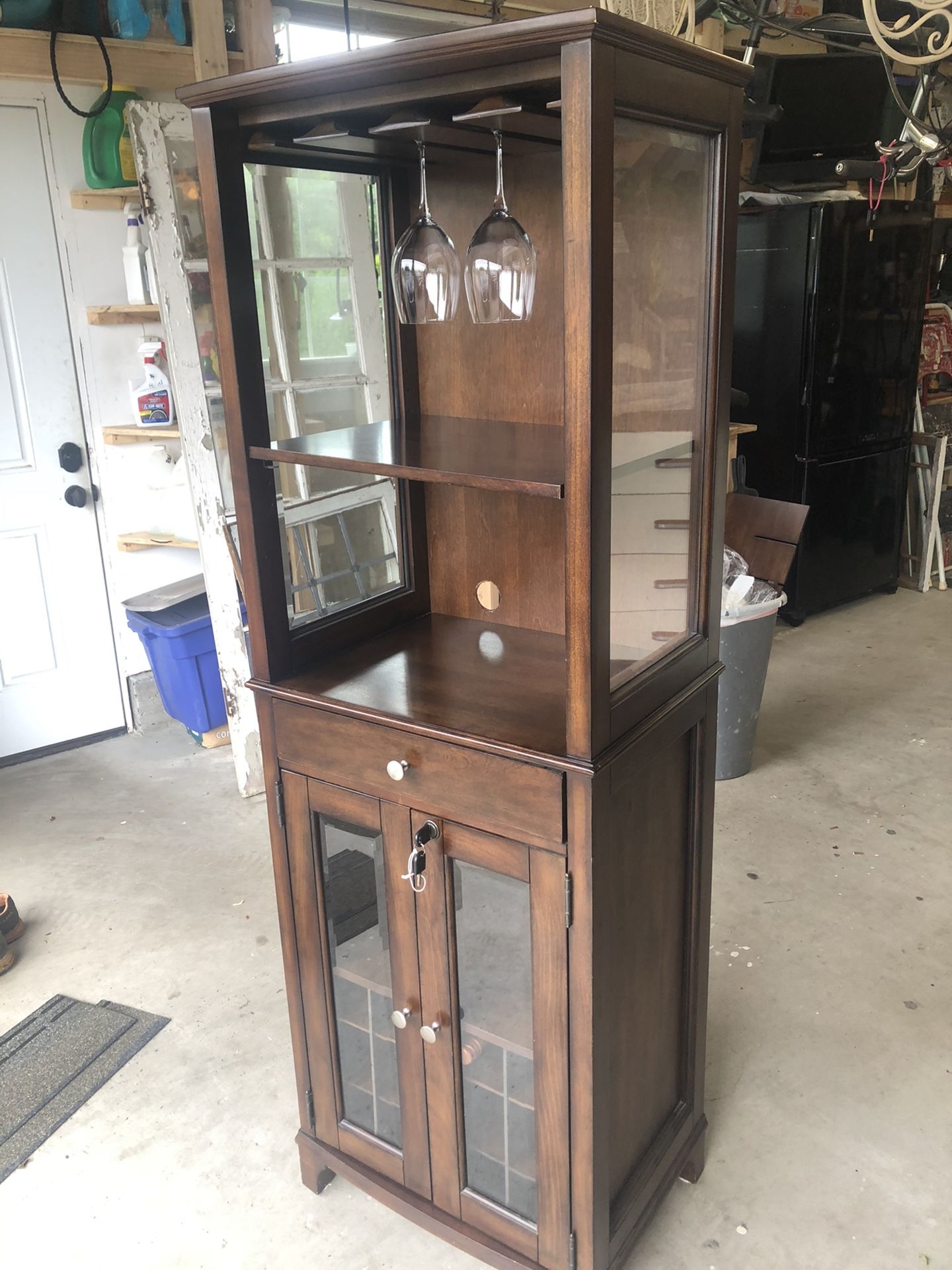 Locking Wine/Liquor for Sale in Sumner, WA OfferUp