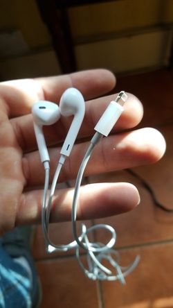 Iphone 7 8 9 ear buds