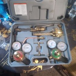 New ~ Olsen Heavy Duty Torch Set