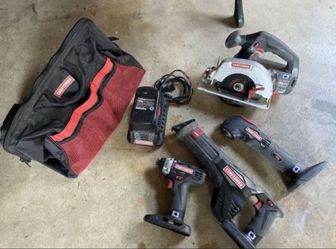 5 PIECE CRAFTSMAN POWER TOOL SET
