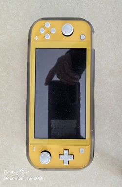 Nintendo Switch Lite plus case plus Pokémon Arceus plus Arcade games plus skins