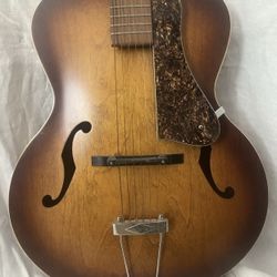 Godin 5th Avenue Kingpin Cognac Burst Guitar