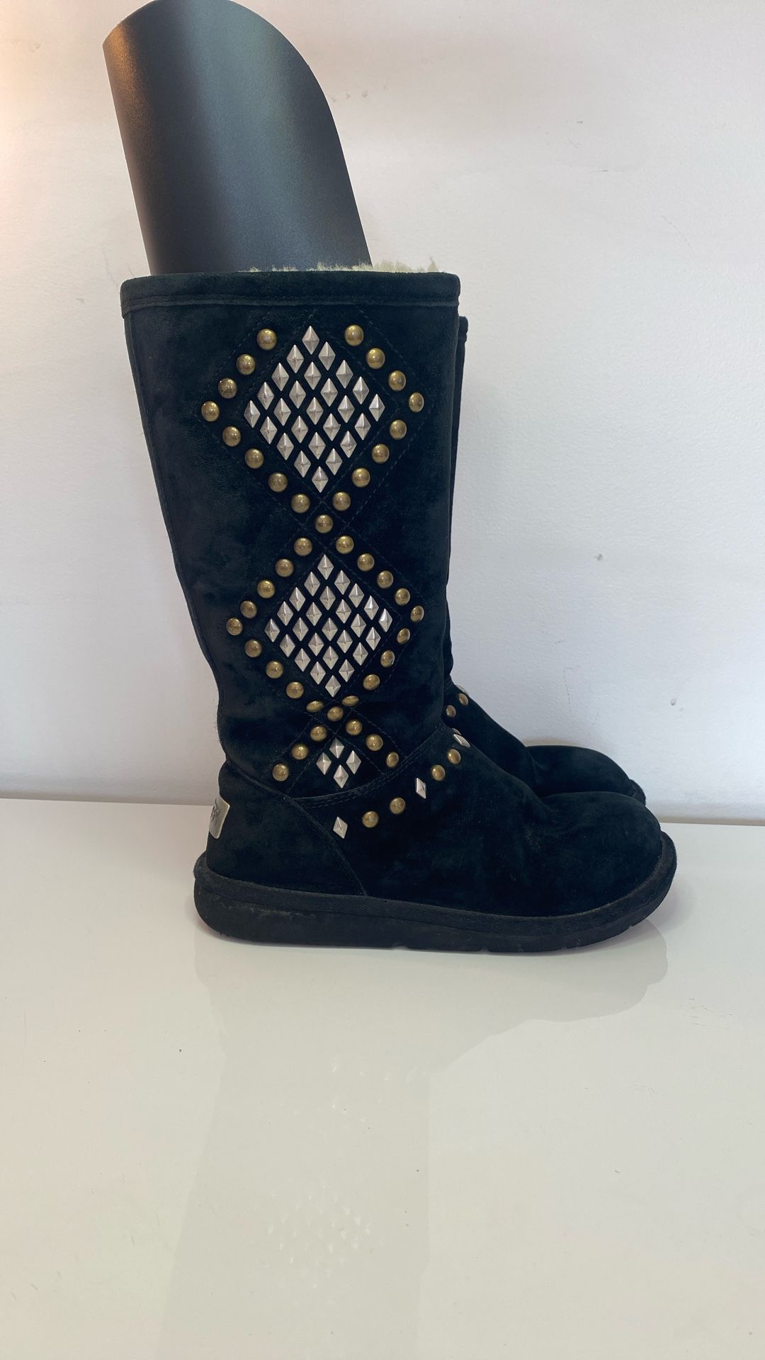 UGG Avondale Black suede w/ Studs Size 7