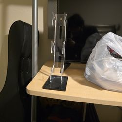 gaming headset and controller stand/Soporte para audífonos y controles