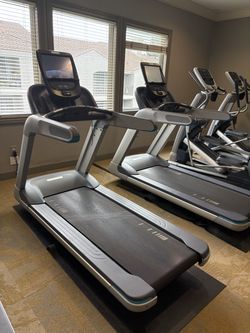 Precor 815 Treadmill with P80 Console PRICE DROP!