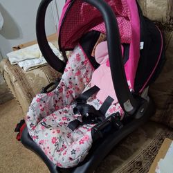 Minnie Mouse Carseat 