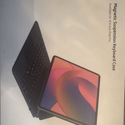 BRAND NEW IPAD MAGNETIC KEYBOARD CASE