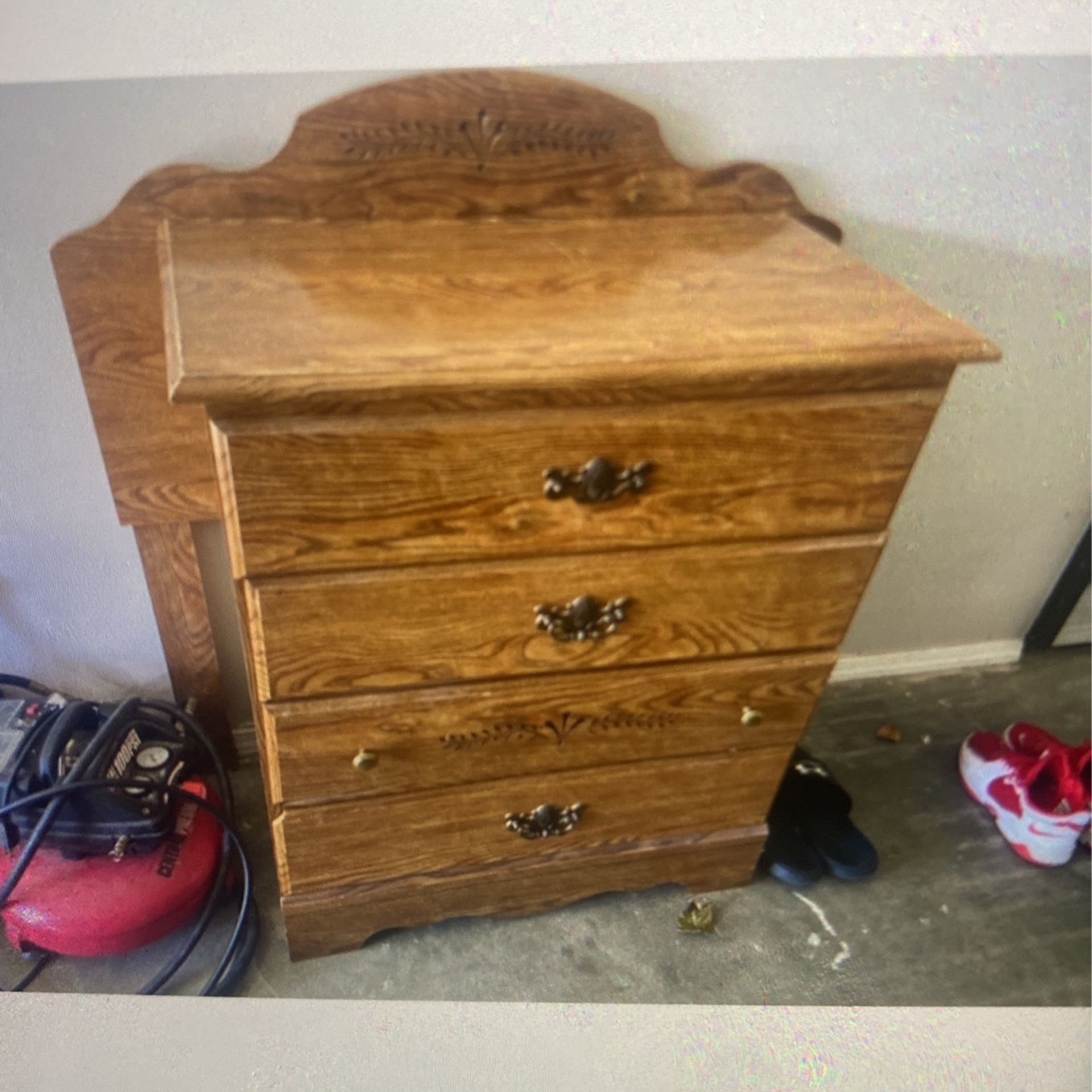 Dresser 