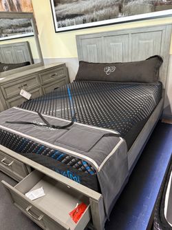 Queen Bed Room Set On Sale