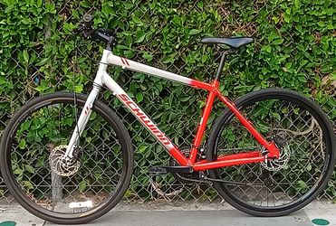 Large New Schwinn Circuit Hybrid Bike Disc Brakes