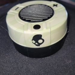 Skull Candy Bluetooth Speaker Glow-In-Dark
