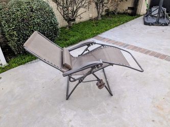 Portable Zero Gravity Reclining Chair - Collapsible in Excellent Condition • Home & Garden, Patio Furniture, Reclining Patio Furniture,Lounge Chair