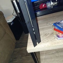 PlayStation 4 With NFS Heat And Controller 